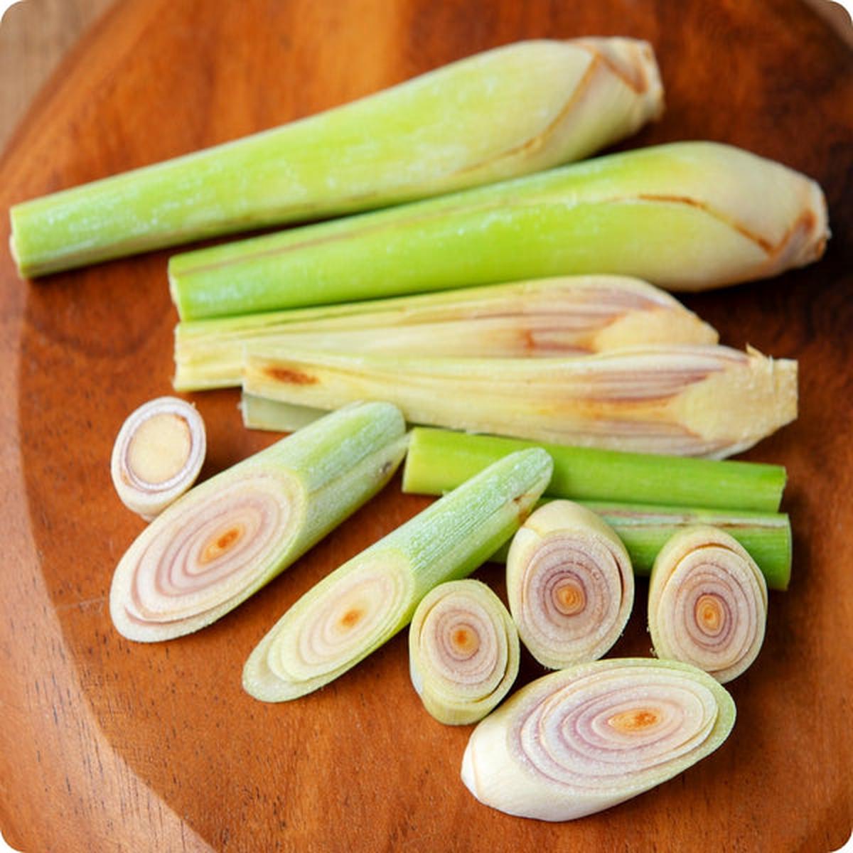 West Indian Lemongrass Seeds (Cymbopogon citratus)  Edible